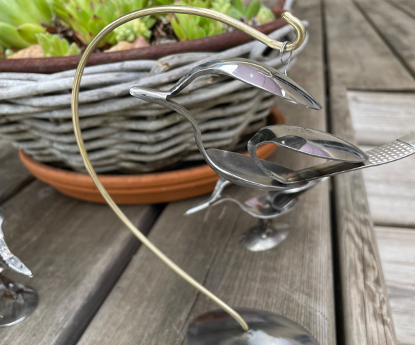 Oiseau suspendu 