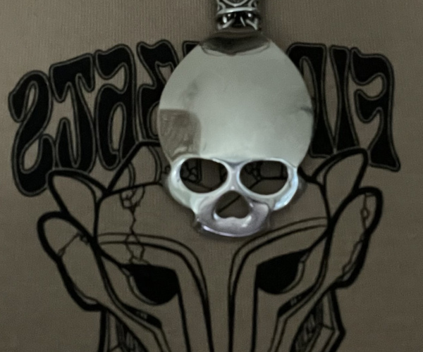 pendentif tête de mort